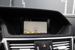 MERCEDES BENZ E200