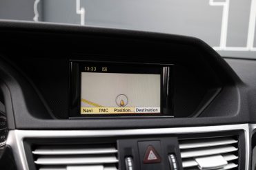 MERCEDES BENZ E200