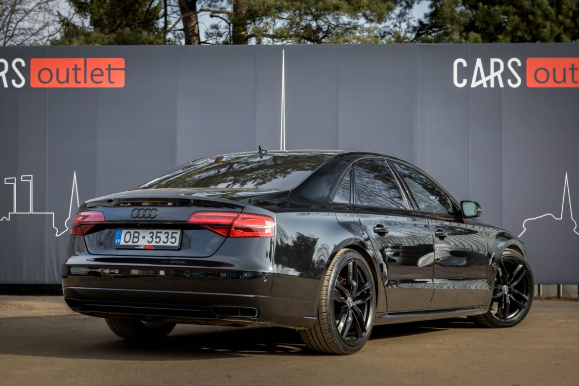 AUDI A8