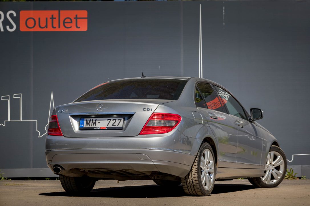 MERCEDES BENZ C220