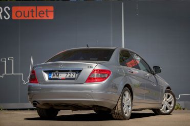 MERCEDES BENZ C220