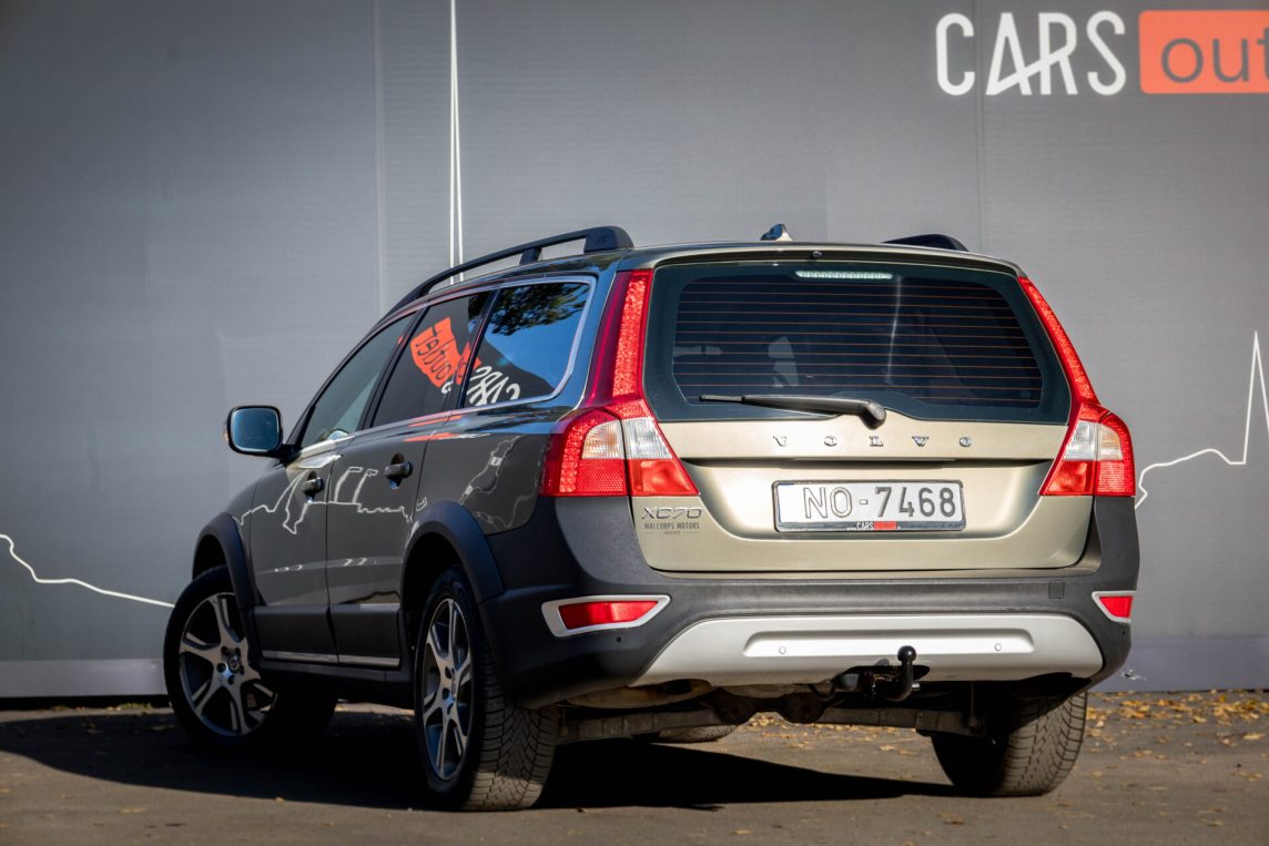 VOLVO XC70