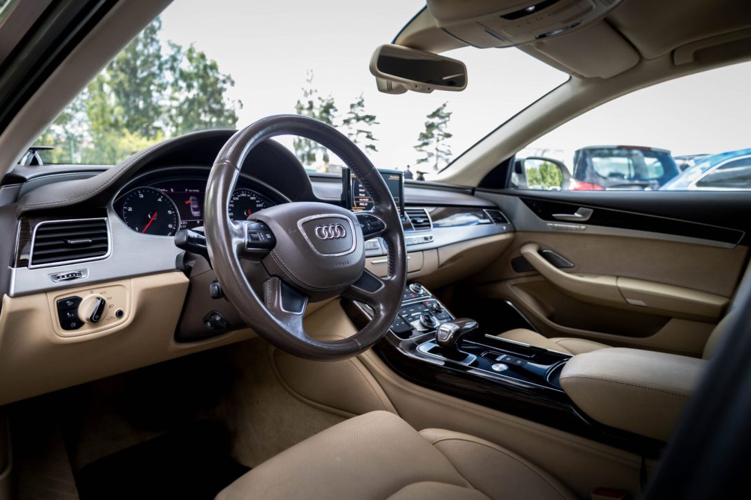 AUDI A8