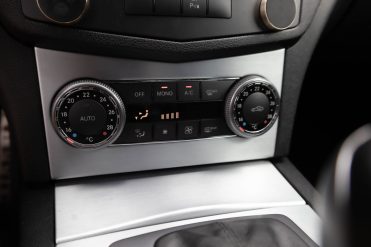 MERCEDES BENZ C320