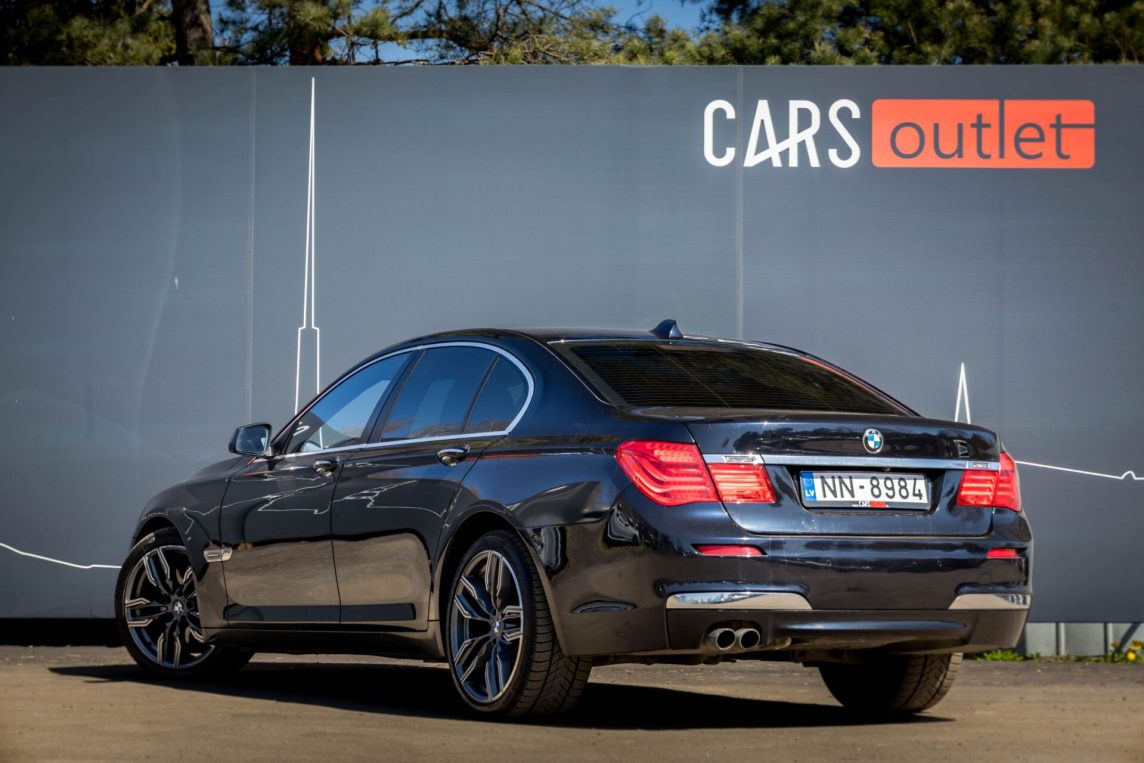 BMW 730