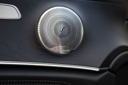 MERCEDES BENZ E220 D