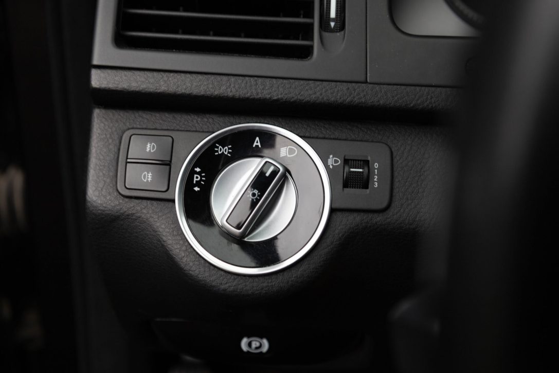 MERCEDES BENZ C 200
