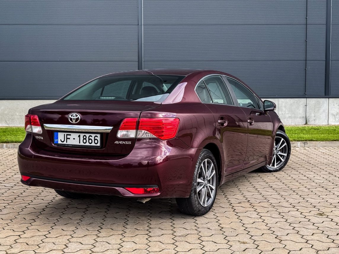 TOYOTA AVENSIS