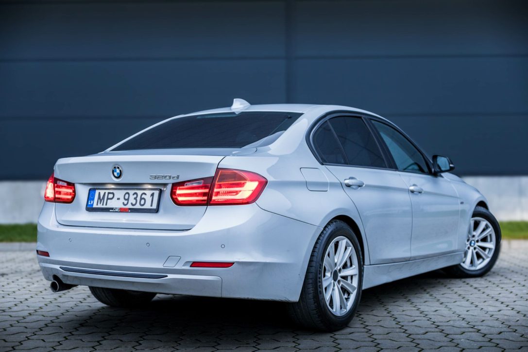 BMW 320