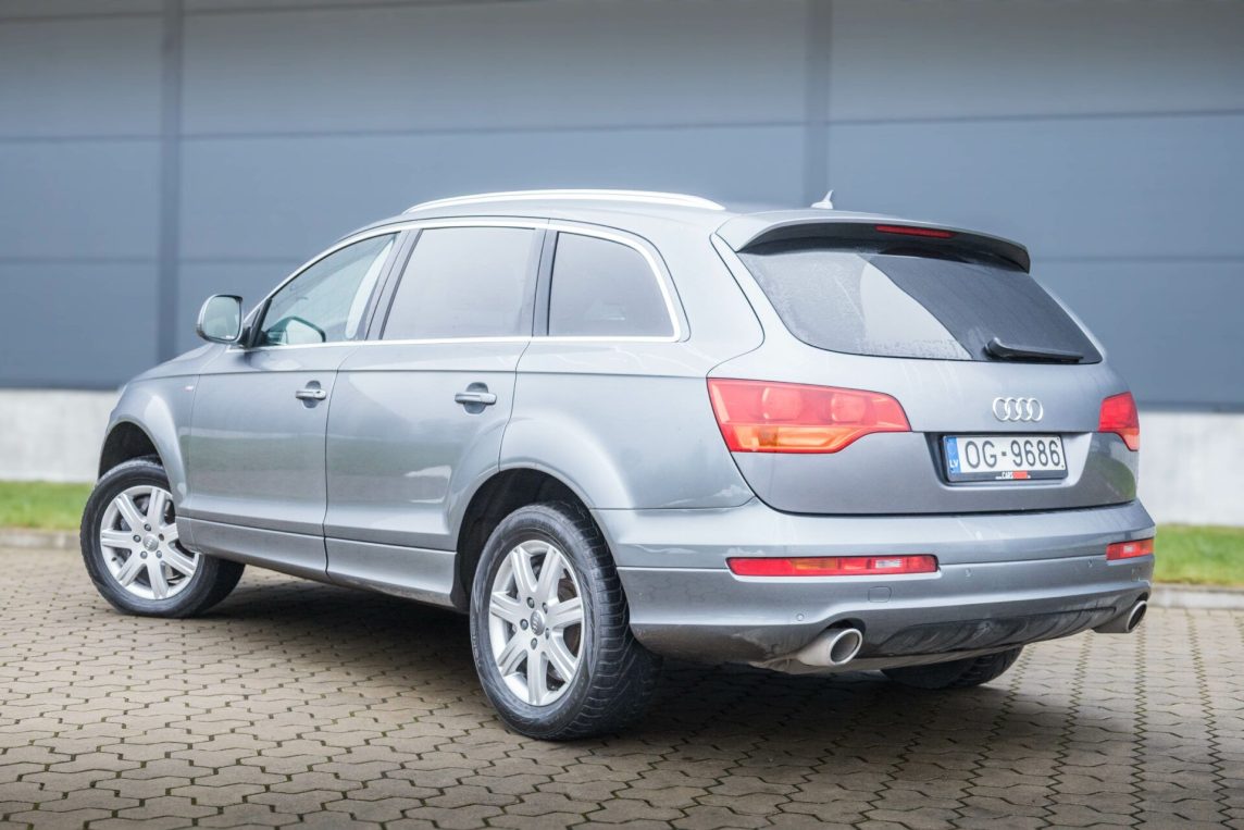 AUDI Q7