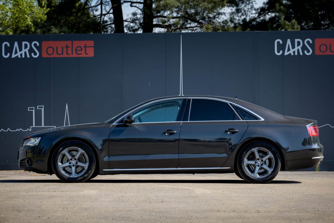 AUDI A8