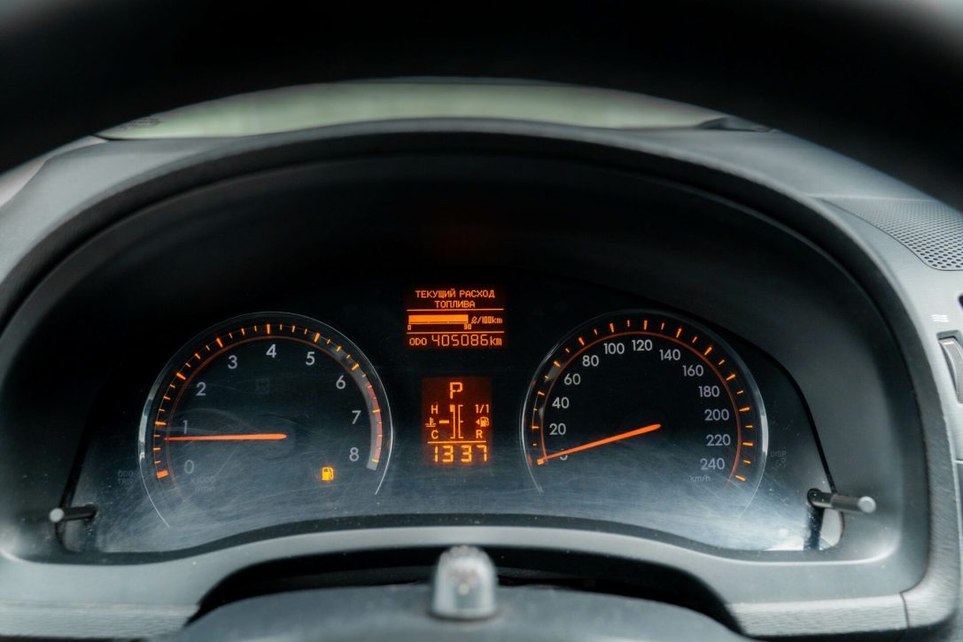 TOYOTA AVENSIS