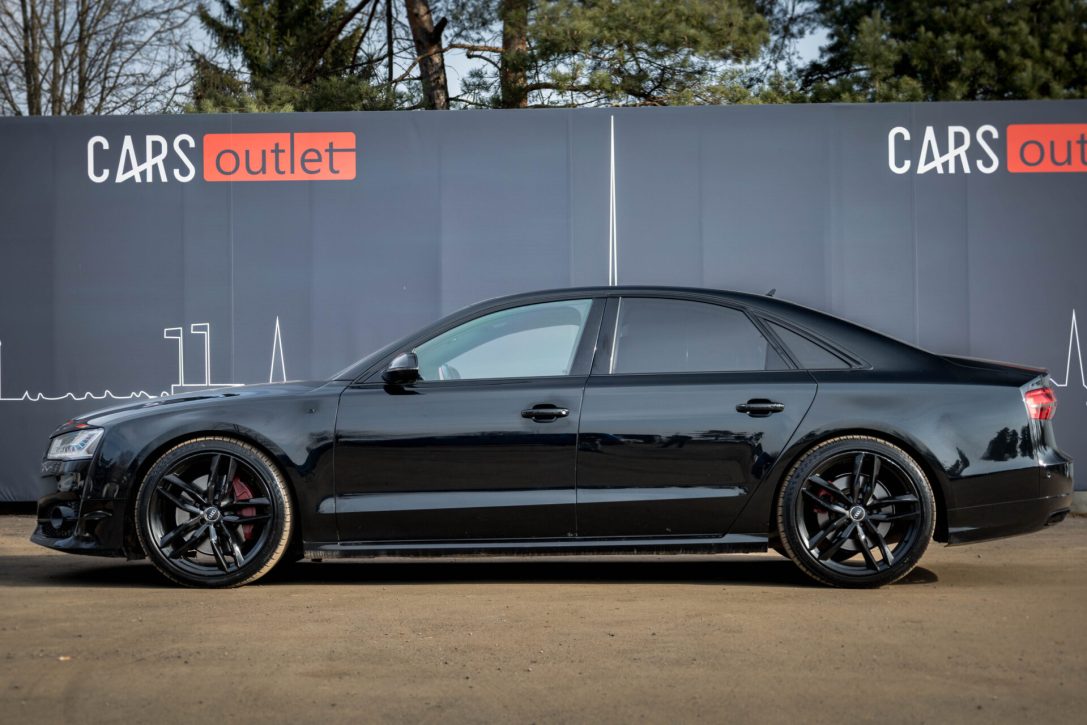 AUDI A8