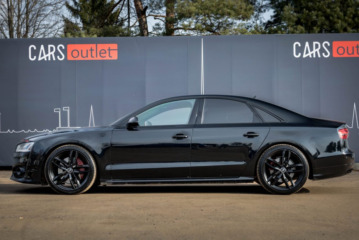 AUDI A8