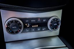 MERCEDES BENZ C220