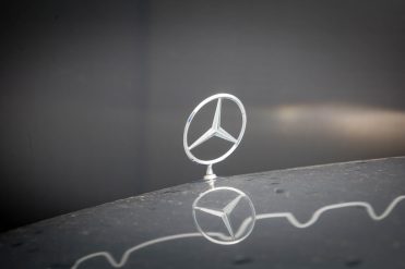 MERCEDES BENZ S320