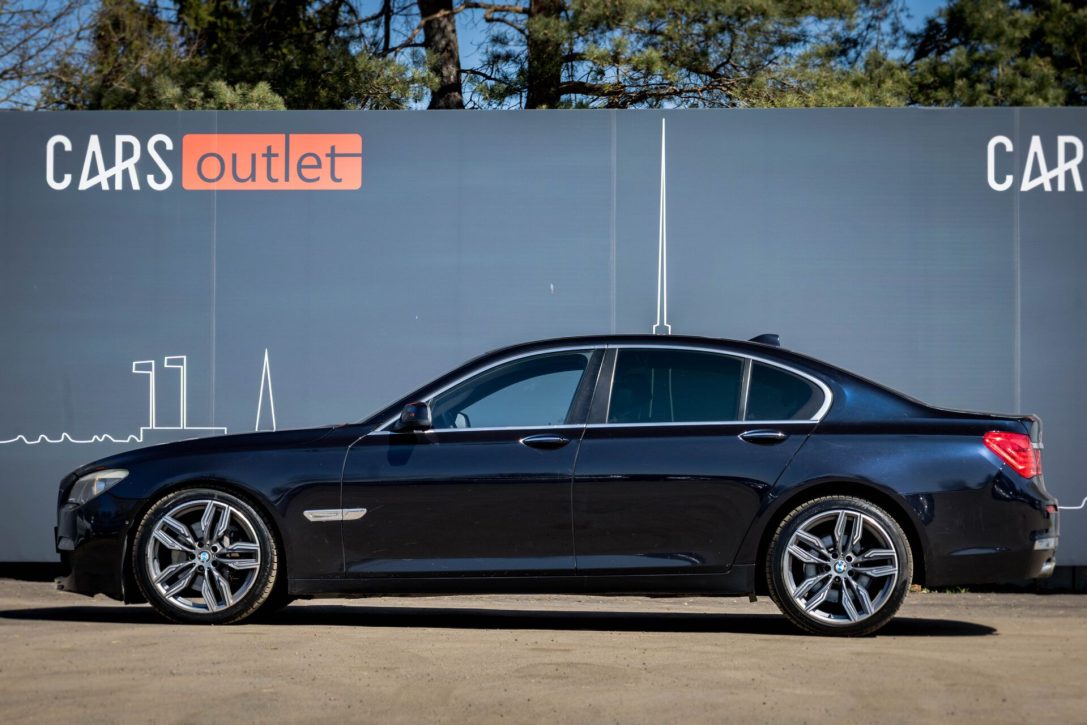 BMW 730