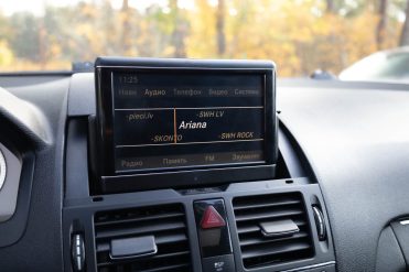 MERCEDES BENZ C320