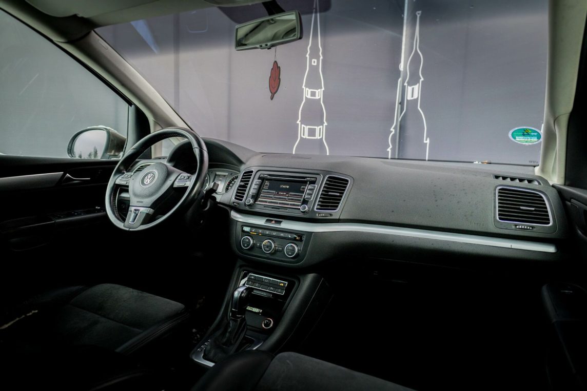 VW SHARAN