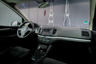 VW SHARAN