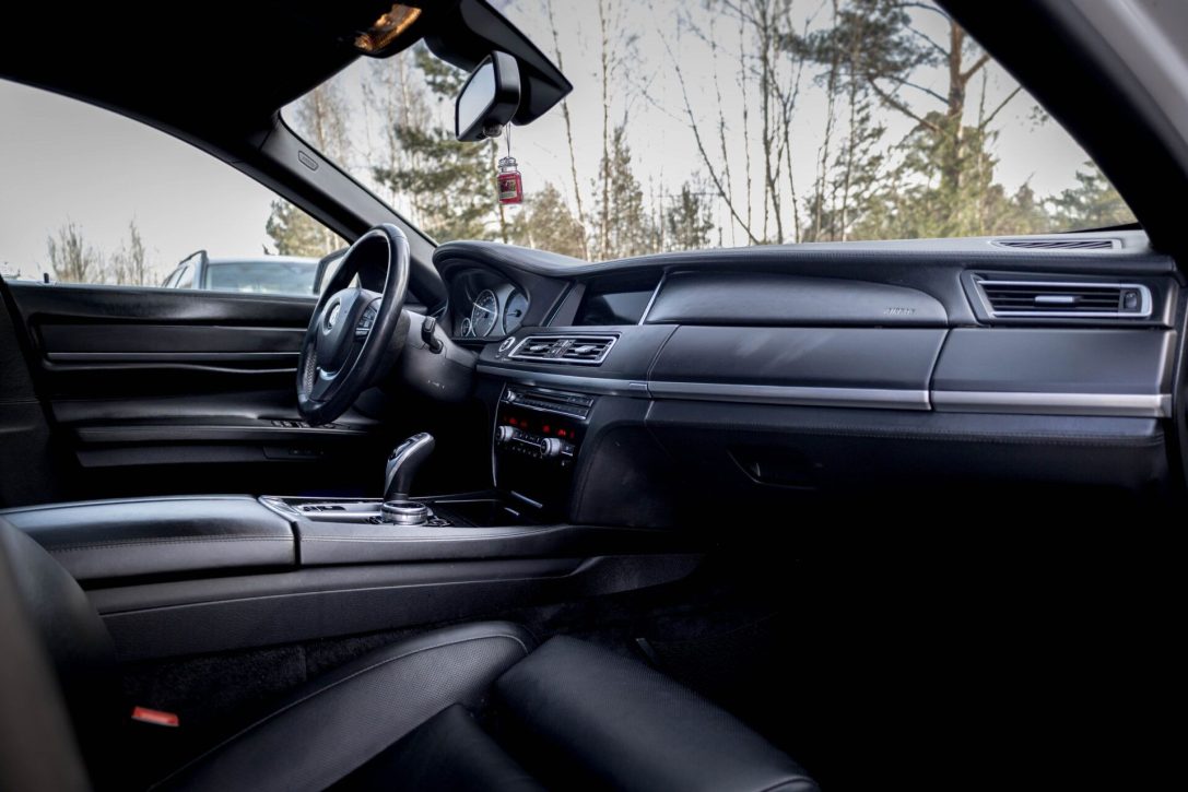 BMW 740