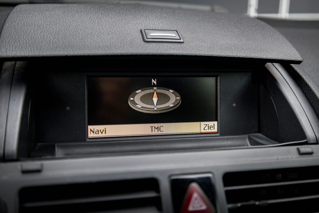 MERCEDES BENZ C220