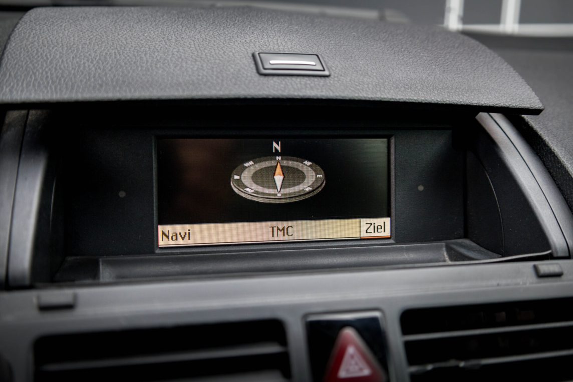 MERCEDES BENZ C220