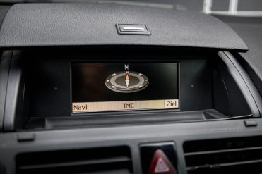 MERCEDES BENZ C220