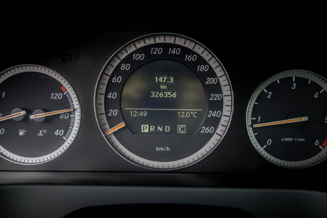 MERCEDES BENZ C220