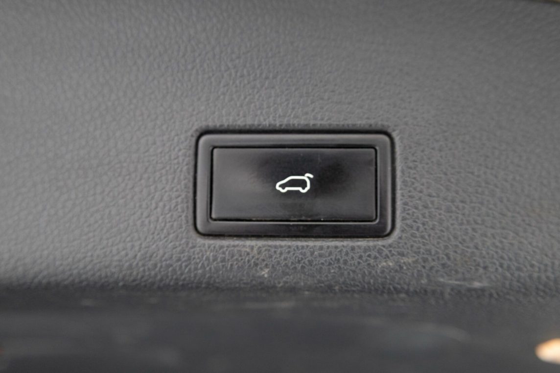 VW SHARAN