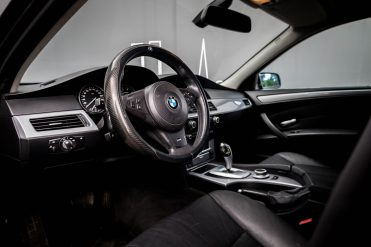 BMW 523
