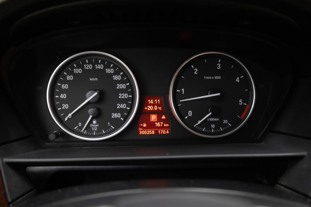 BMW 525