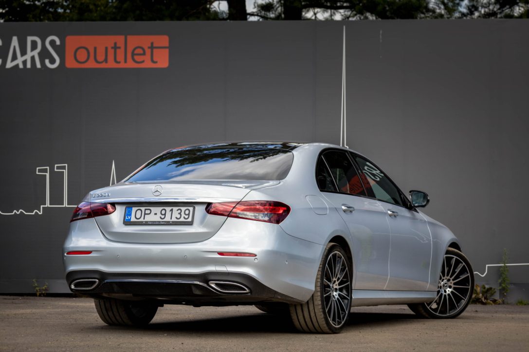 MERCEDES BENZ E220 D