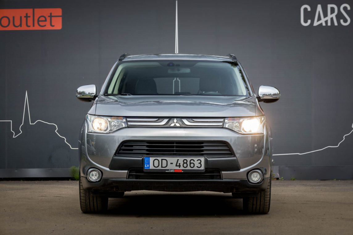 MITSUBISHI OUTLANDER