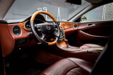 MERCEDES BENZ CLS 320