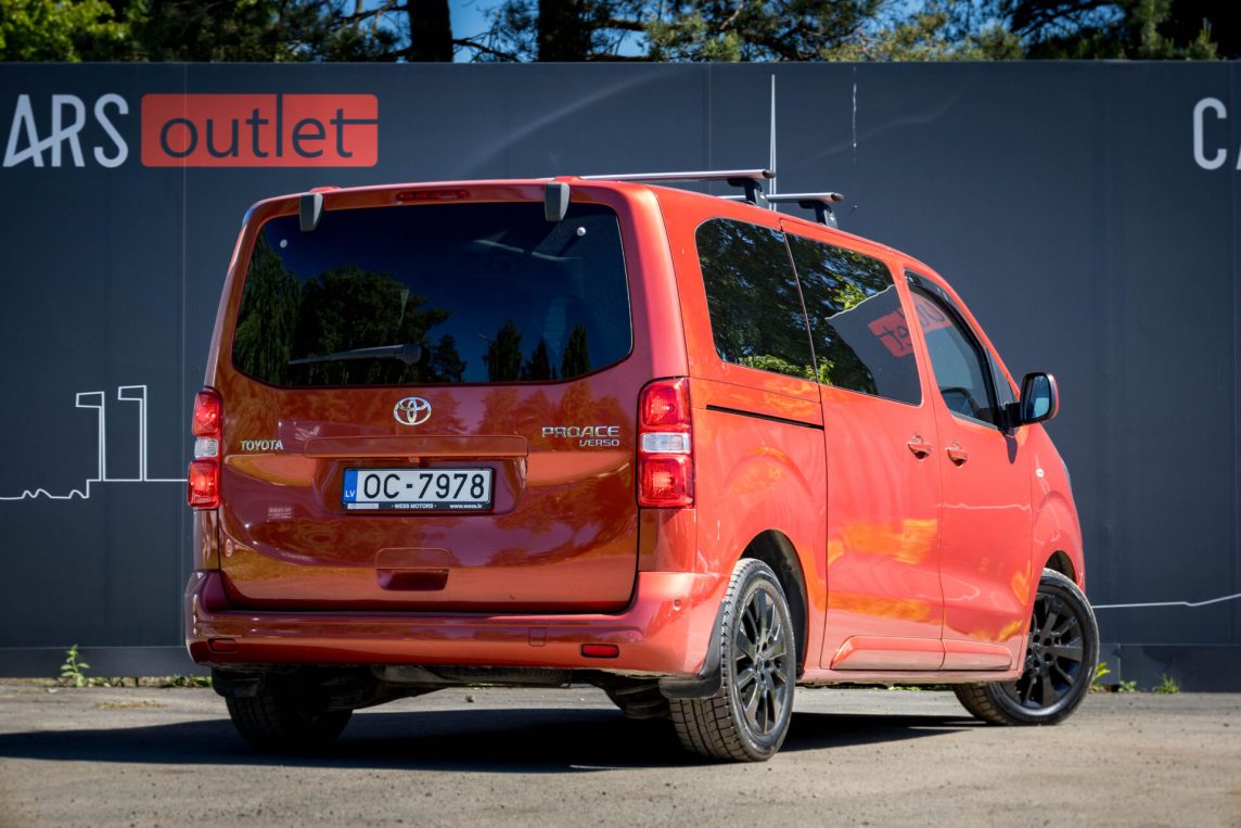 TOYOTA PROACE