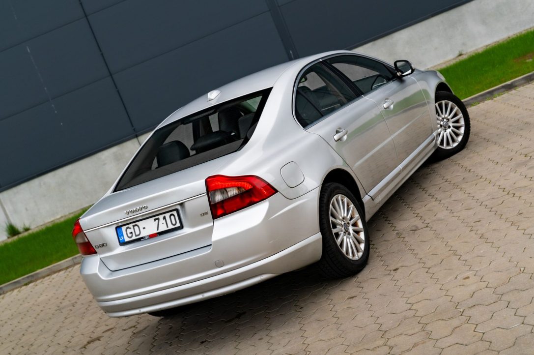VOLVO S80