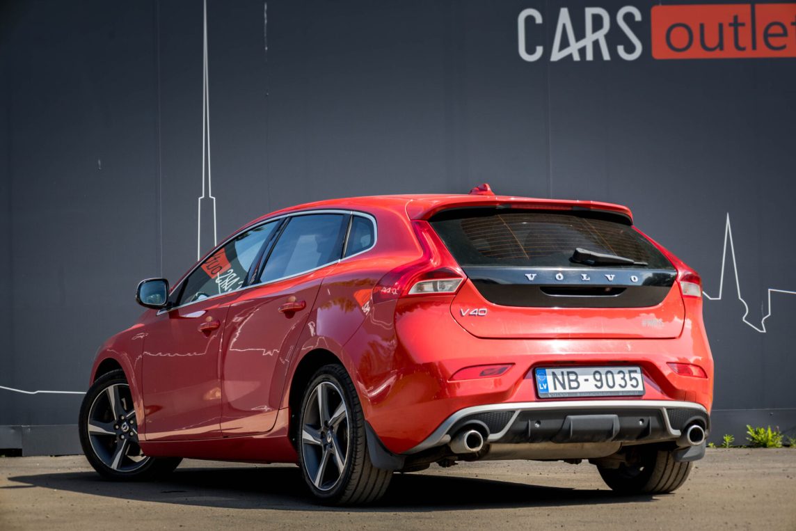 VOLVO V40