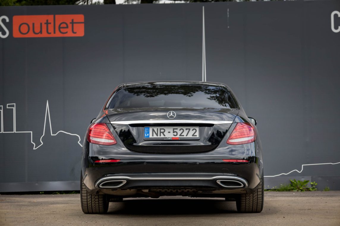 MERCEDES BENZ E220 D