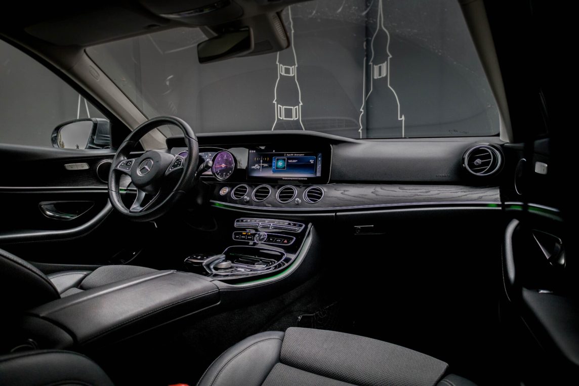 MERCEDES BENZ E 220 D 4MATIC