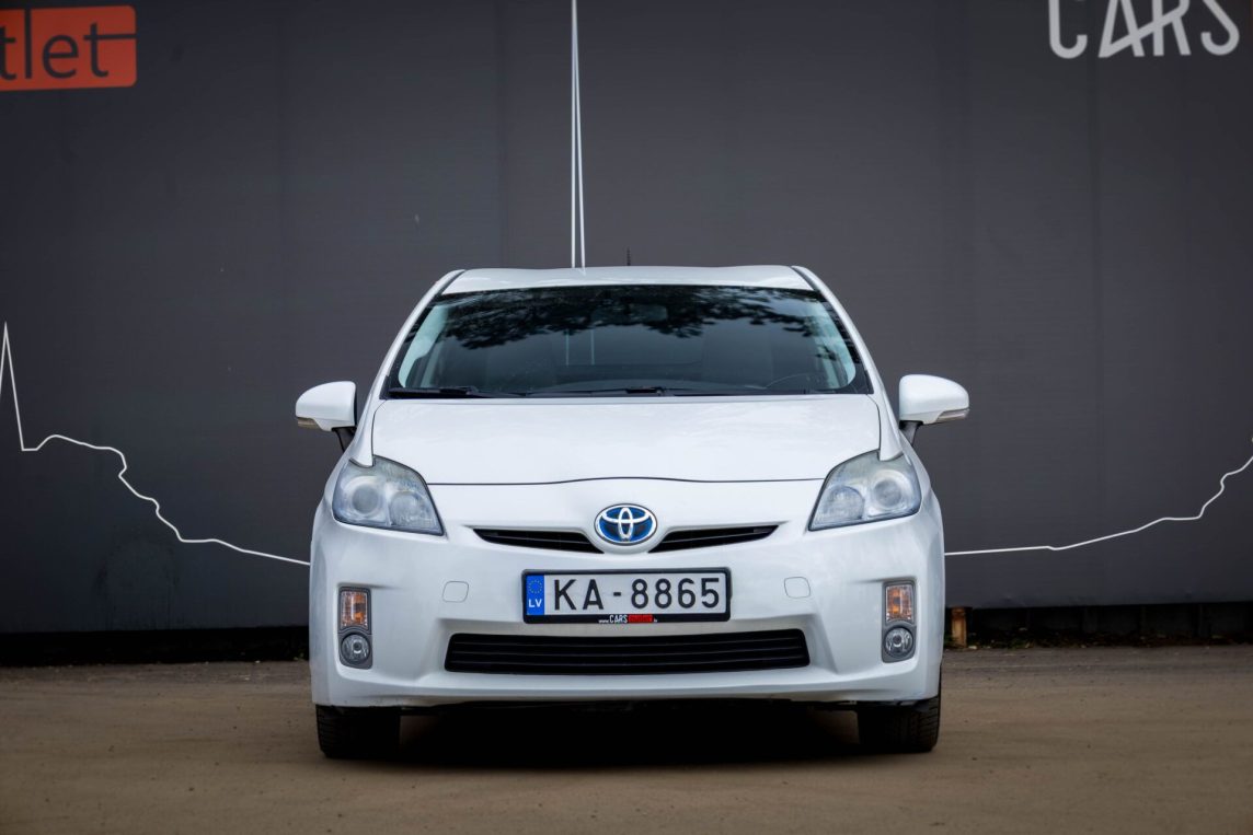 TOYOTA PRIUS