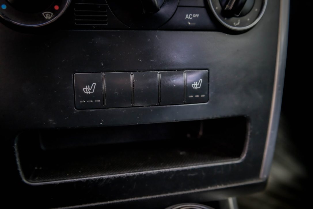 MERCEDES BENZ B 180