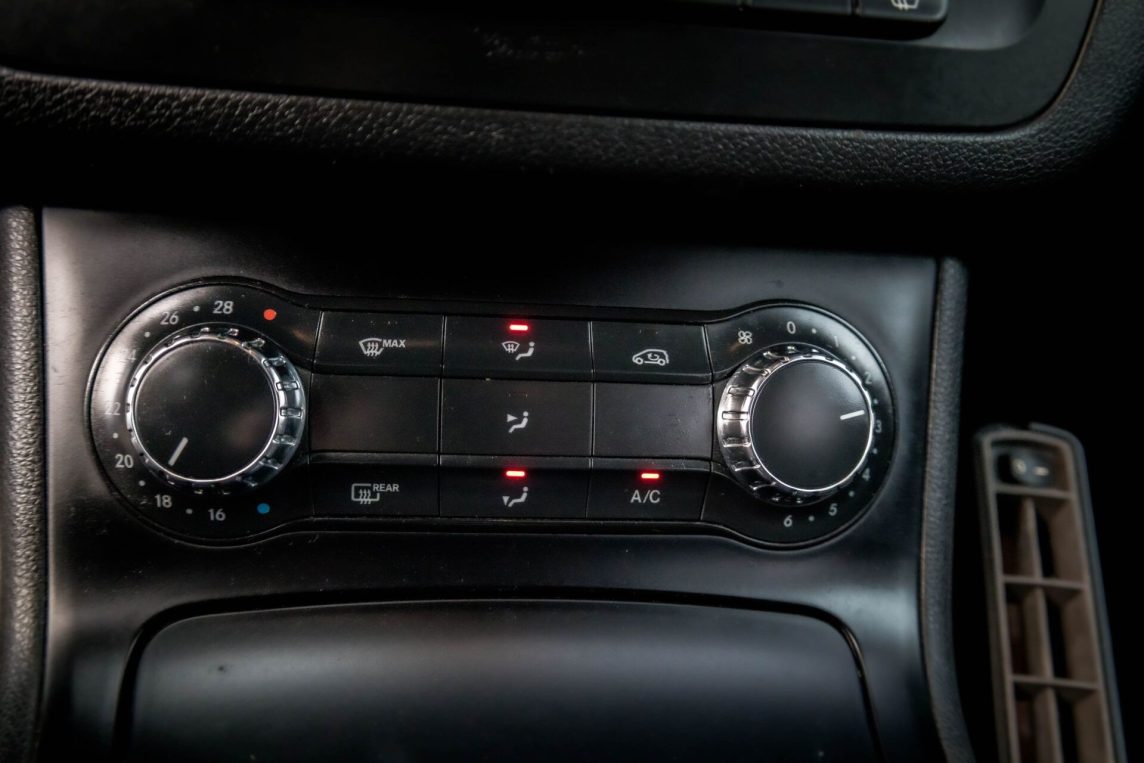 MERCEDES BENZ B 200