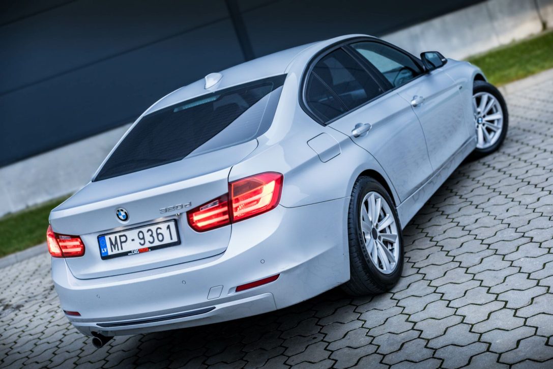 BMW 320