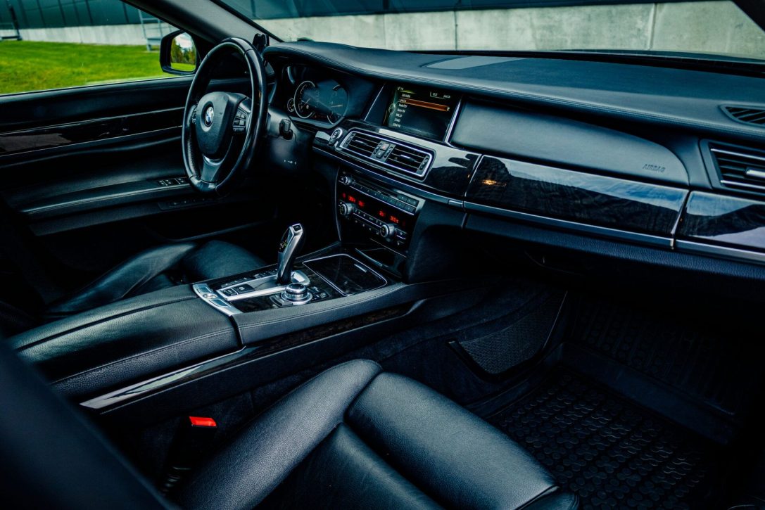 BMW 730