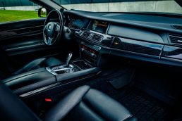 BMW 730