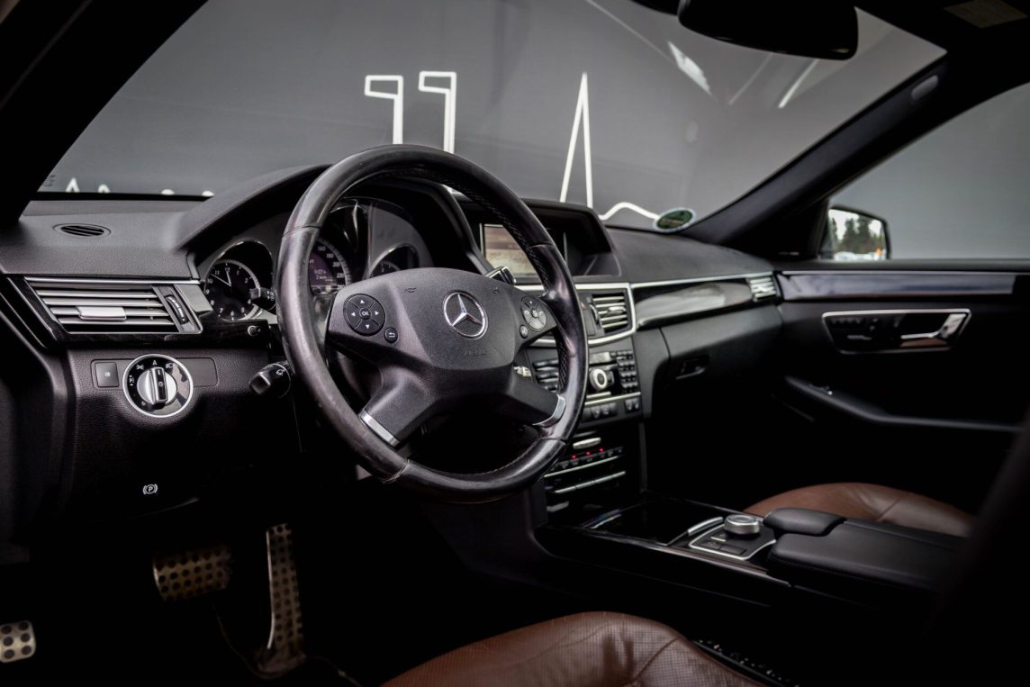 MERCEDES BENZ E350