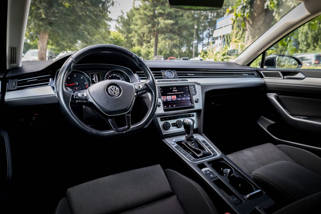 VW PASSAT