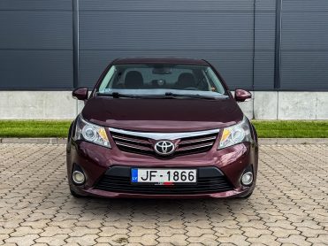 TOYOTA AVENSIS
