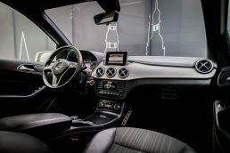 MERCEDES BENZ B 200